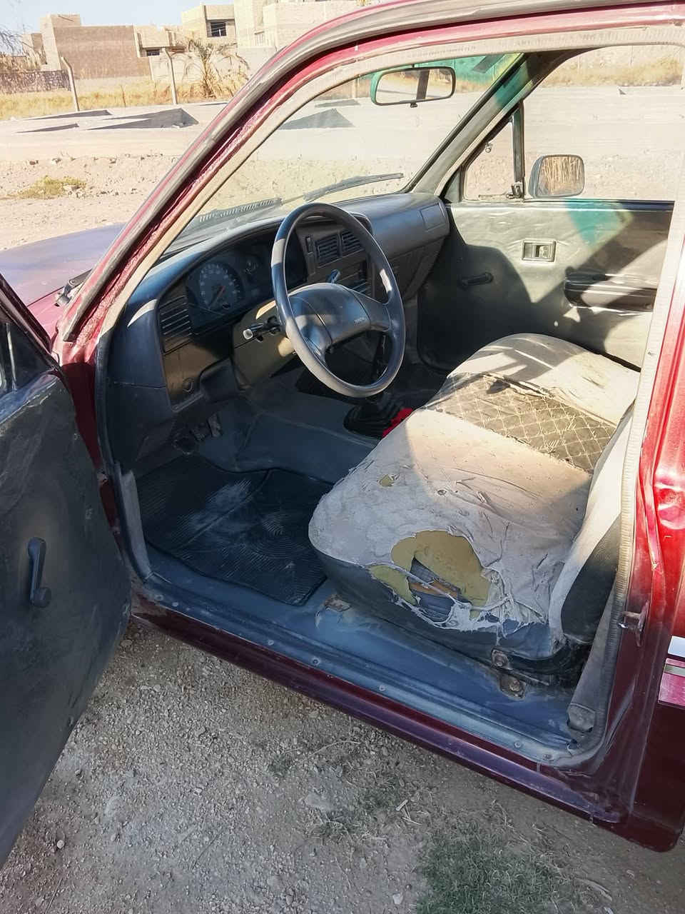 السلام عليكم بيكب تيوتا موديل 1991 رقم بغداد إنكليزي السيارة بأسمي مداور ثاني يوم مصبوغه عام تايرات نضيفه   مكينه كروسيده بيها تنقيص قليل كير و شاصي نضيف مكان السيارة بابل شارع 80 السعر 40 ورقة وبيها مجال حك الجية *********** والمو شراي رجاءً لا يتصل.
