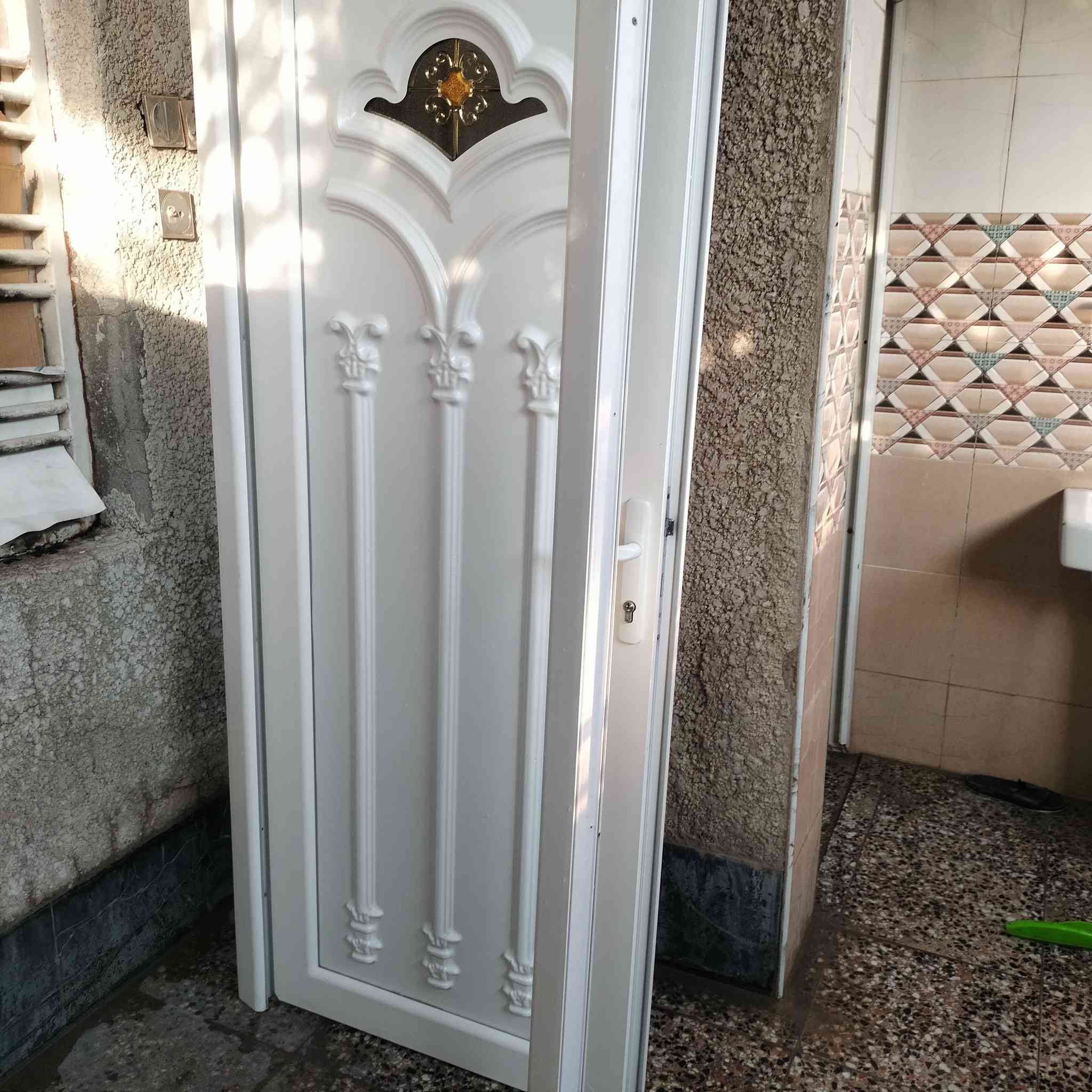 باب تفصال درجه اولى كامل مع الجرجوبه والكيلون سعره 75مدينه الصدر***********
