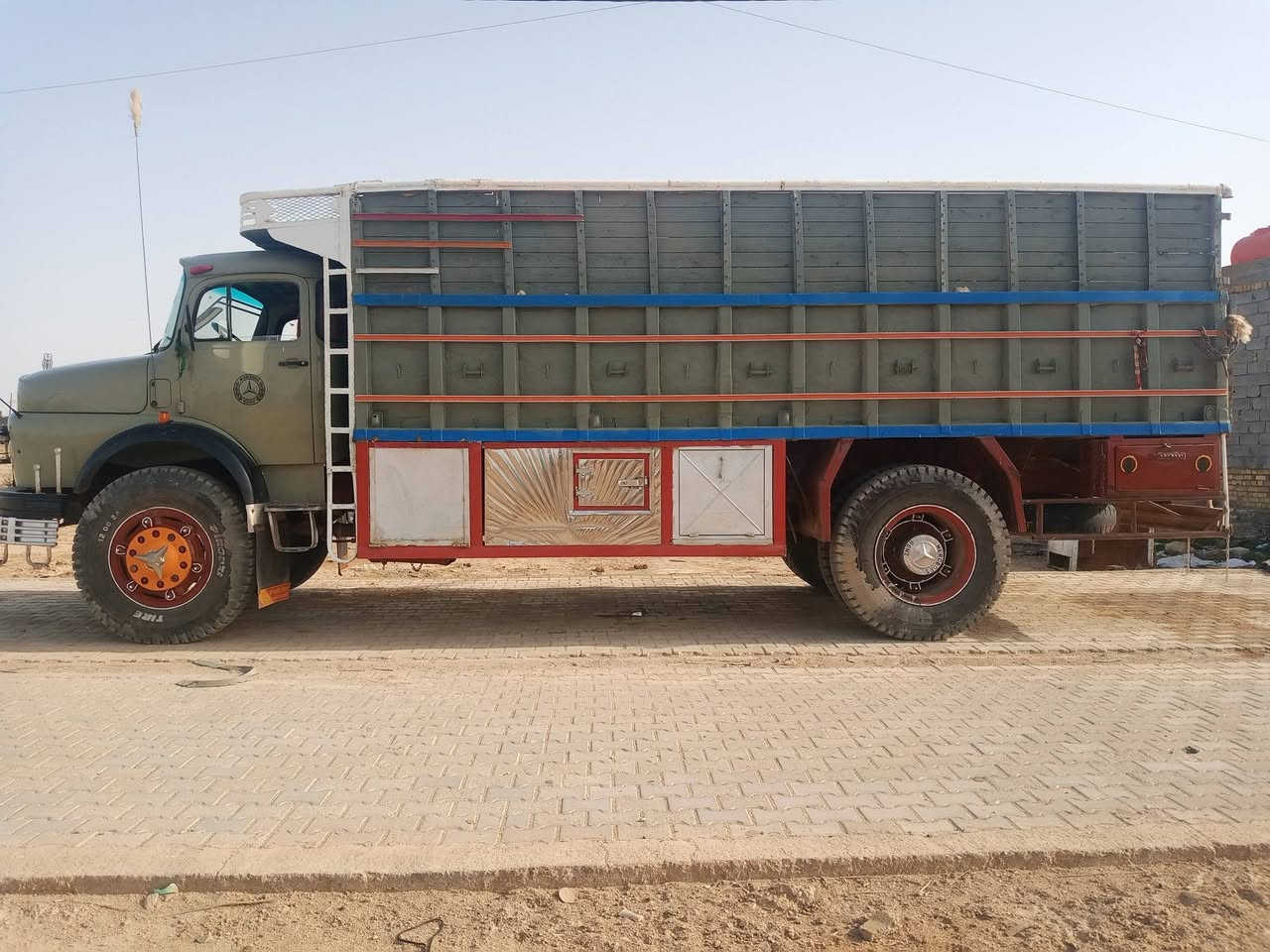 اقجم للبيع موديل 55 محرك 55 مكفول كير 29 رقم انكليزي بسمي المكان السماوة السعر 32 رقم الهاتف ***********
