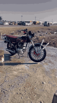 سلام عليكم شباب دراجه للبيع سيفان سونك موديل 2024 نضيفه اخت الجديده اوراق اصولي تترقم دراجه مكفوله كفاله عامه مابيه اي نقص تجي تفحص وتروح السعر 730 وبيه مجالل لطيبين مكاني قرب كاطون الرازي رقم الهاتف ***********
