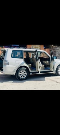 بيع مستعجل باجيرو 2014 حبتور  فول 1/1 اعلى موصفات ماشية 100 الف   رصعة...