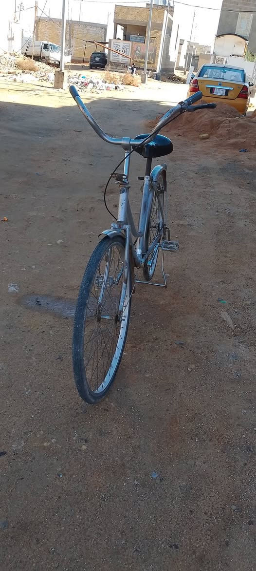 بايسكلات للبيع محافظة النجف حي النداء شارع قنبر السعر الواحد الازرق 30والرصاصي ب 40رق الهاتف ***********
