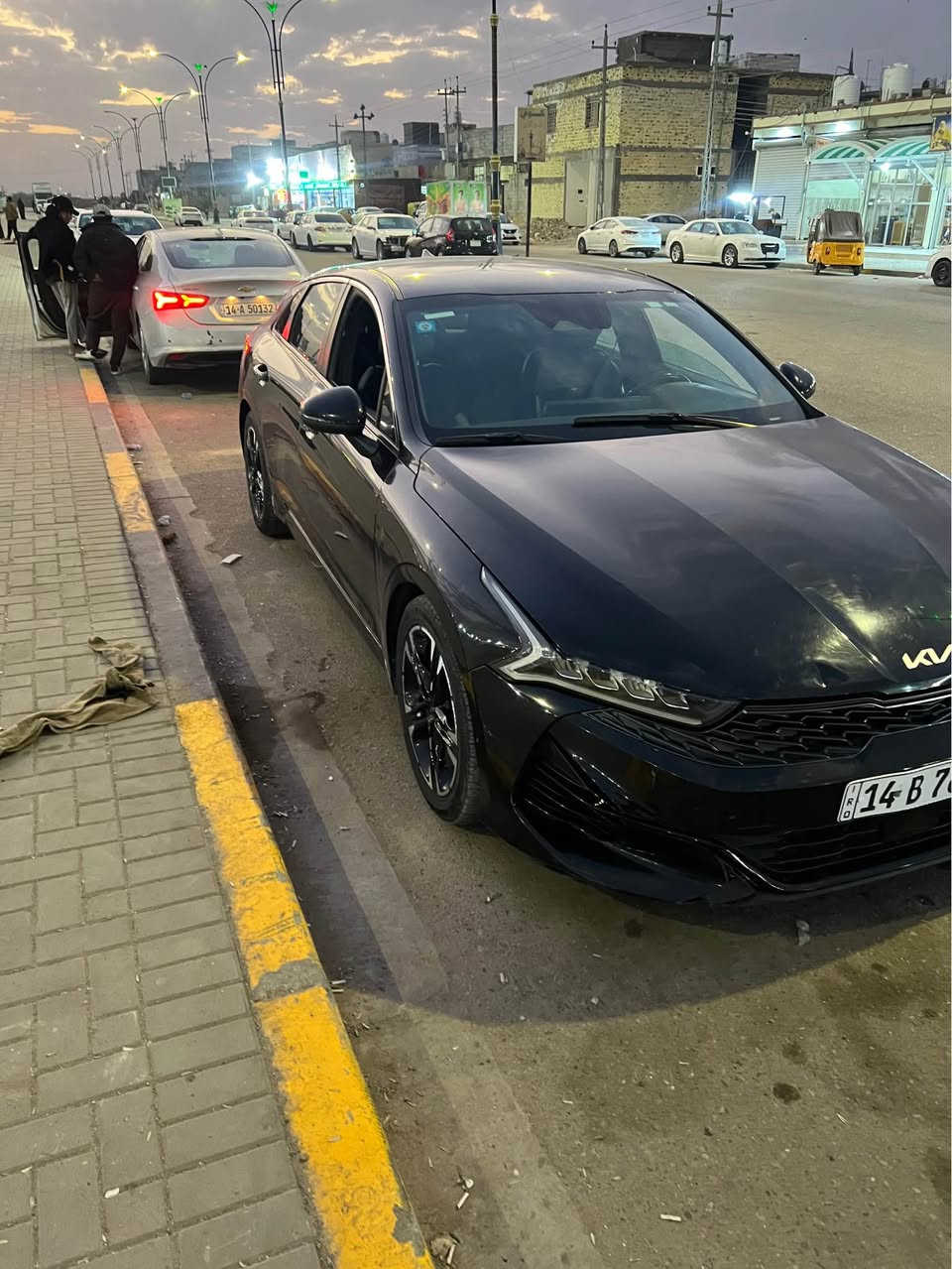 سياره كي فايف مديل ٢٢ معوقين حادثه جاملق وتاير الايسر  سياره نضيفه مال جناي السعر 150 وبيه مجال 
*********** البصرة, العراق
