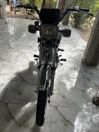 دراجة نارية • موديل 2023 • أوراق أصلية