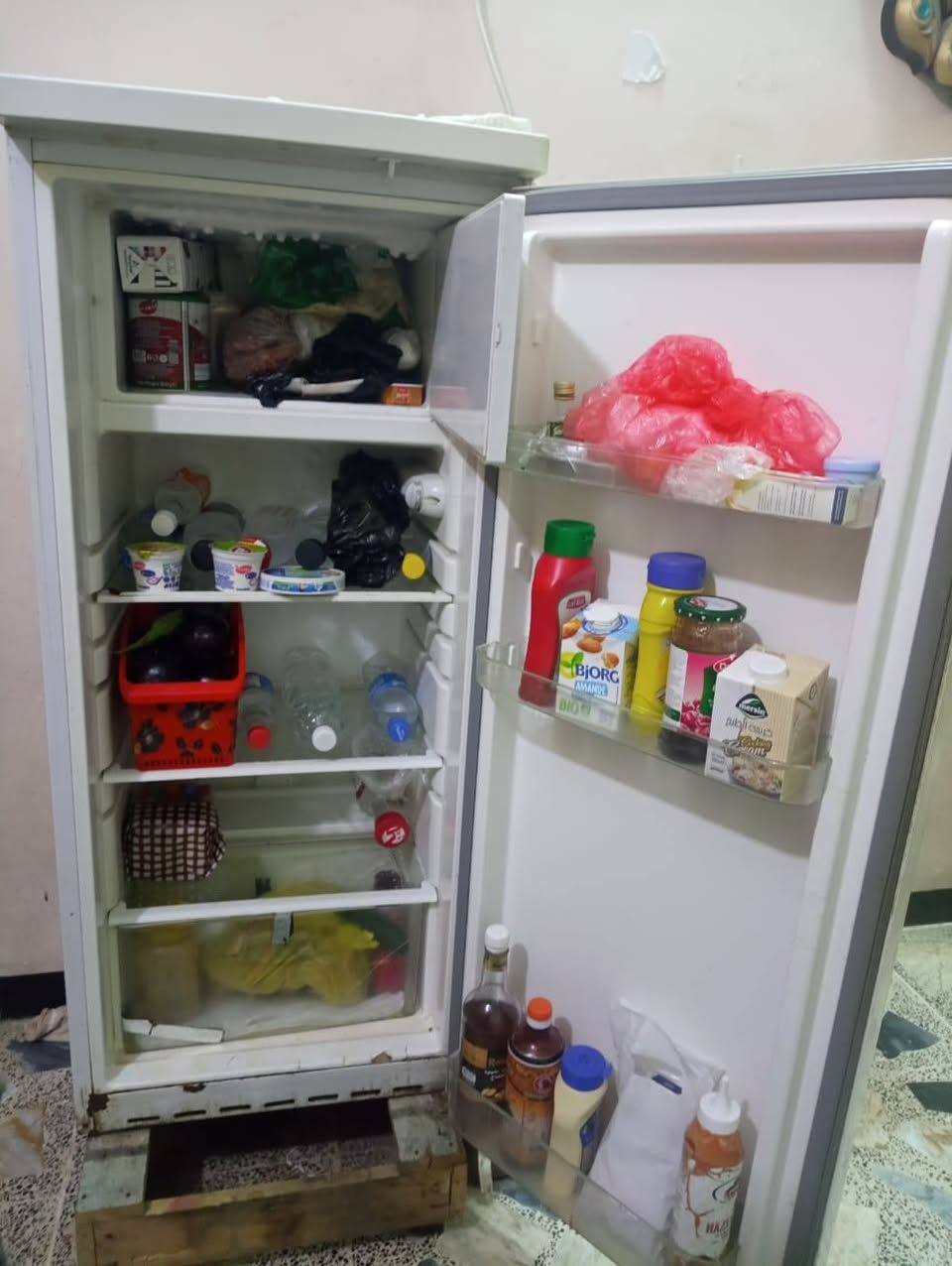 ثلاجه كلش نضيفه ا لسعر٩٠


**إذا كنت صاحب هذا الإعلان وتريد حذفه لأي سبب، رجاءا أرسل رسالة إلى الدعم الفني**