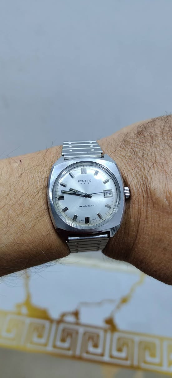 بسم الله الرحمان الرحيم
1- ساعة بونتياك سويسري فنتج اتوماتيك وتكويك 25 حجر منفذ شهري نظافة جيدة جدا تعمل بكفائة.
2- ساعة ياباني والمكينة ياباني كوارتز (باتري)جميع السناتر شغالة يومي وشهري 
واشهر السنة الاول الثاني ...
السير فلكس 
قطر 38/37
لتفاصيل اكثر ار الحجز مراسلة الصفحة او الاتصال واتساب***********
🌹الصدق والامانة شعارنا🌹
