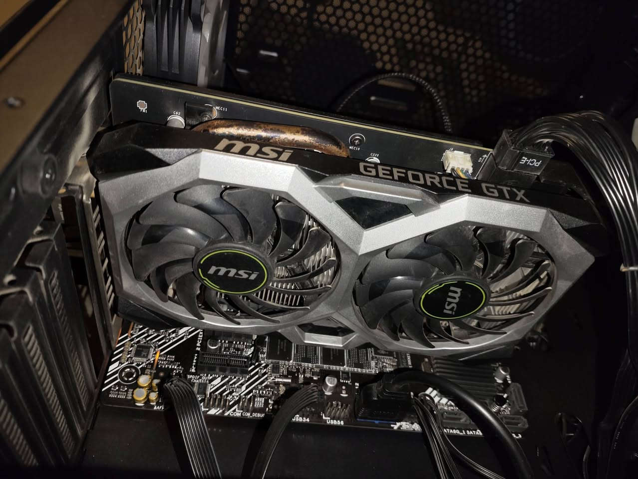 السلام عليكم كرت شاشة 1660ti نسختmsi نضيف الاداء واضح بلصورة مناسب العاب على دقت 1080 السعر175 ما عندي توصيل  بس بغداد


**إذا كنت صاحب هذا الإعلان وتريد حذفه لأي سبب، رجاءا أرسل رسالة إلى الدعم الفني**