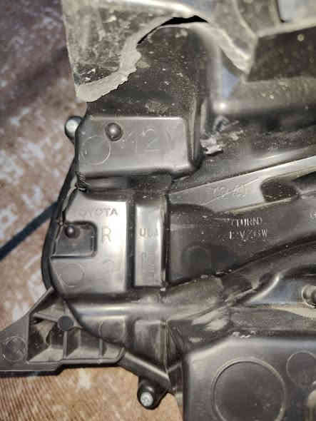 قيم بما يرضي ربك 
لايت امامي جهة اليمين سينا 2024 بيه كسر كماموضح وكارد جهة اليسار 
مكاني واسط مركز الكوت 
***********
