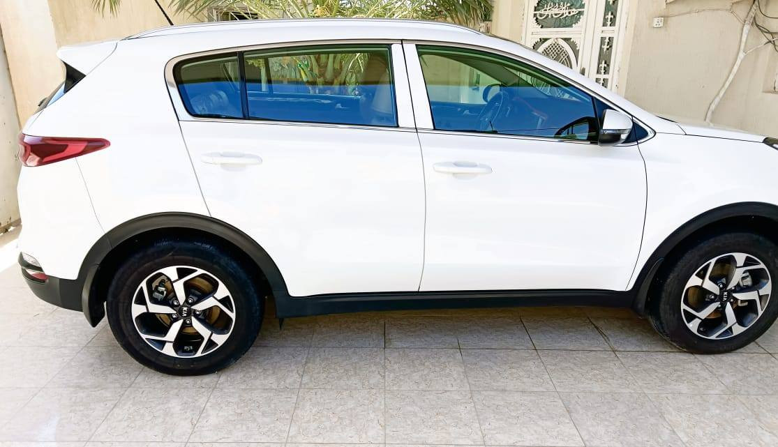 كيا سبورتج خليجي مكفوله كفاله عامه 2020  فول مواصفات ما عده البصمه
السياره بأسمي 
السعر 180  وبيه مجال للشراي  رقم الهاتف   ***********
