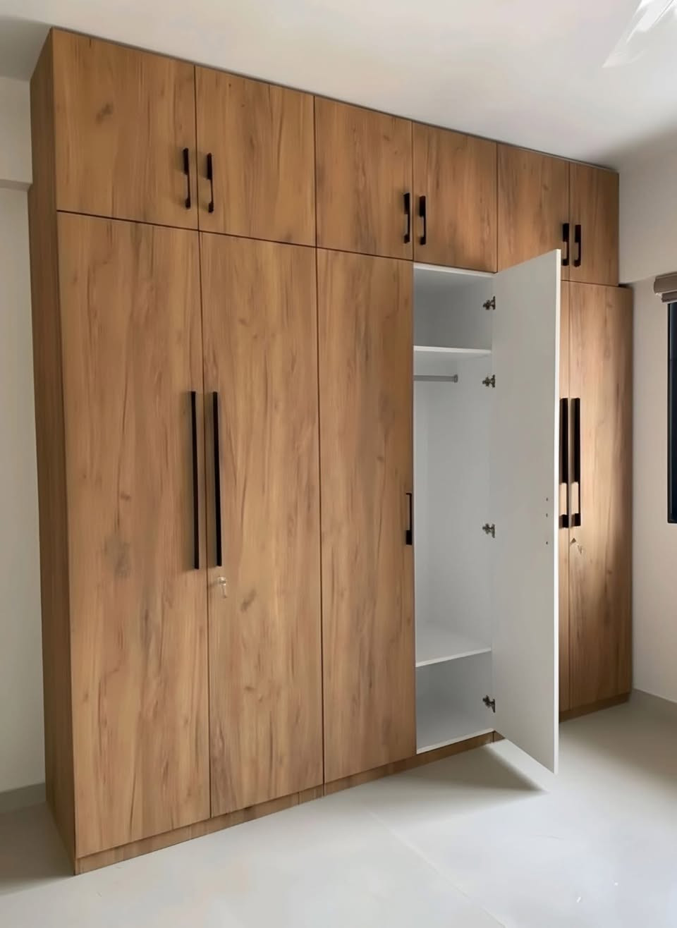 نجاره ابو الحسن لعمل كافه اعمال الديكور والمطابخ درسنك روم غرف اطفال خشب تركي درجه اولى 
البصره صناعيه حمدان 
***********
***********
