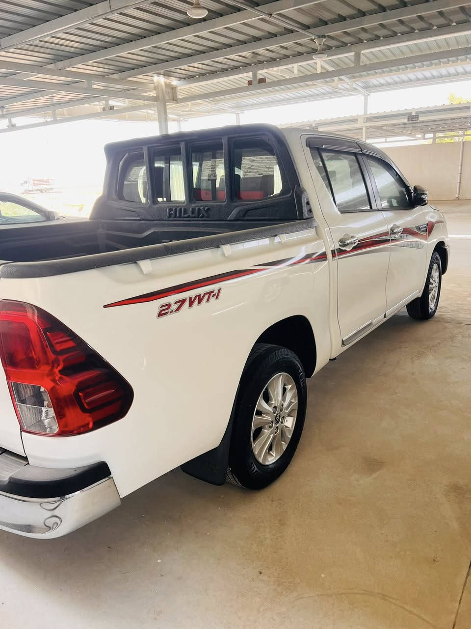 للبيع تويوتا هايلوكس ناصي
موديل 2025 
ماشيه 21 الف 
رقم واسط دؤلي 
بأسمي تحويل ثاني يوم  
فول مواصفات واحد ع واحد
مري شفط وي البصمه 
للاستفسار ***********
