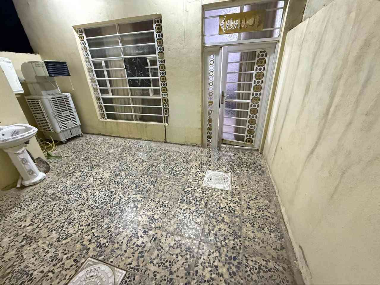 دار مساحه ١٠٠ م ركن شارع عرضه ٧ منطقه الصدر الثالث كوفه قريب ع شارع العام طابو زراعي قرار محكمه لاستفسار اتصل *********** النجف, العراق
