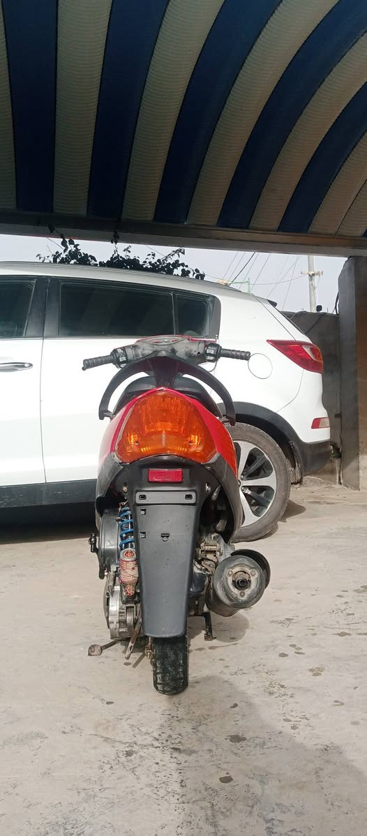 دراجه ماكس عدله رمبه، مكفوله لامفتوح ولاشي دراجه خير من الله كهربائيات اشاير لايتات كلشي كامله شلعه ومعدل تجي وتشوف بعينك 🌐الشطره: الشعله تقاطع شارع سيد عواد 
السعر 600وبيهه مجال بصيط


**إذا كنت صاحب هذا الإعلان وتريد حذفه لأي سبب، رجاءا أرسل رسالة إلى الدعم الفني**