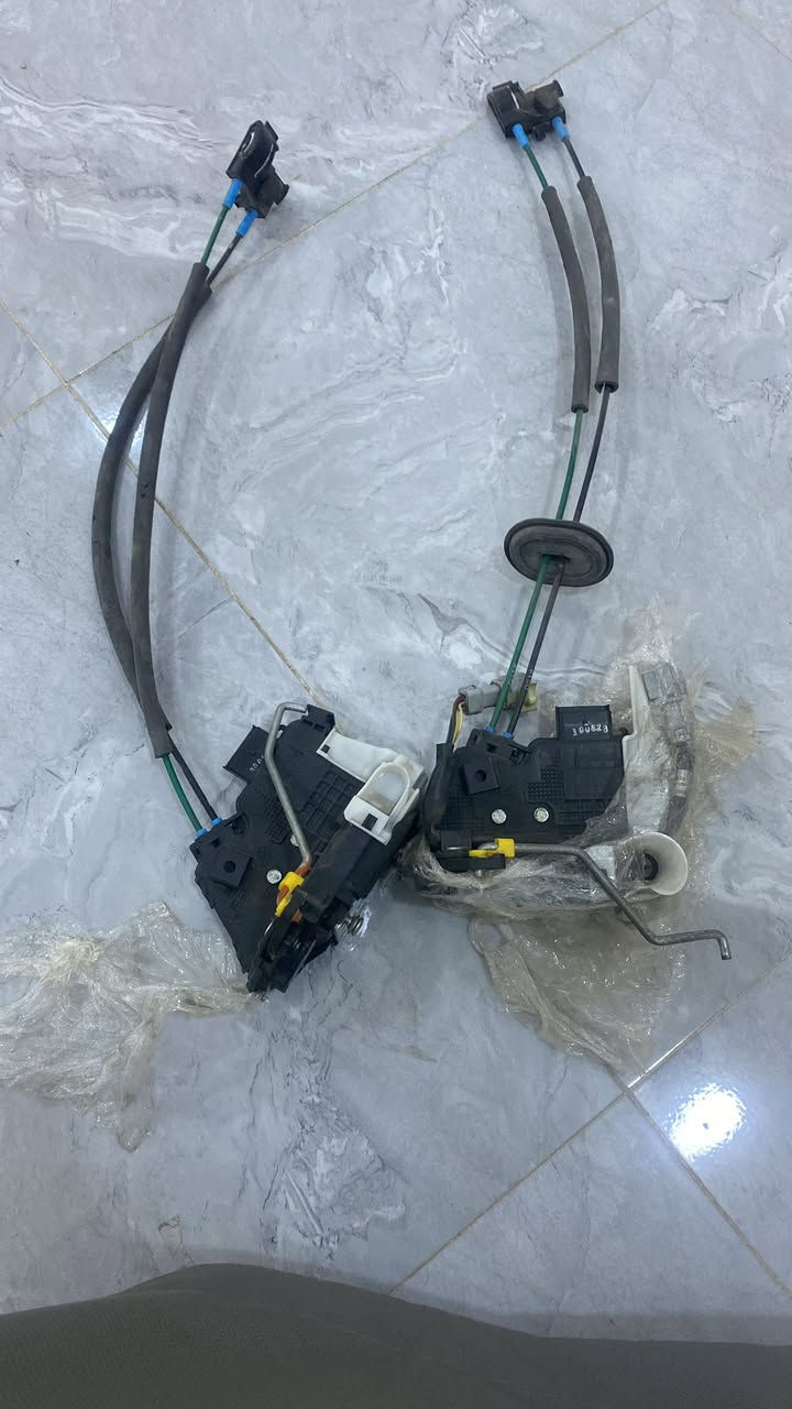 فقط المعروض في الصور 
الاسعار اسفل الصور 
يوجد توصيل لجميع المحافظات 🚚 
***********
