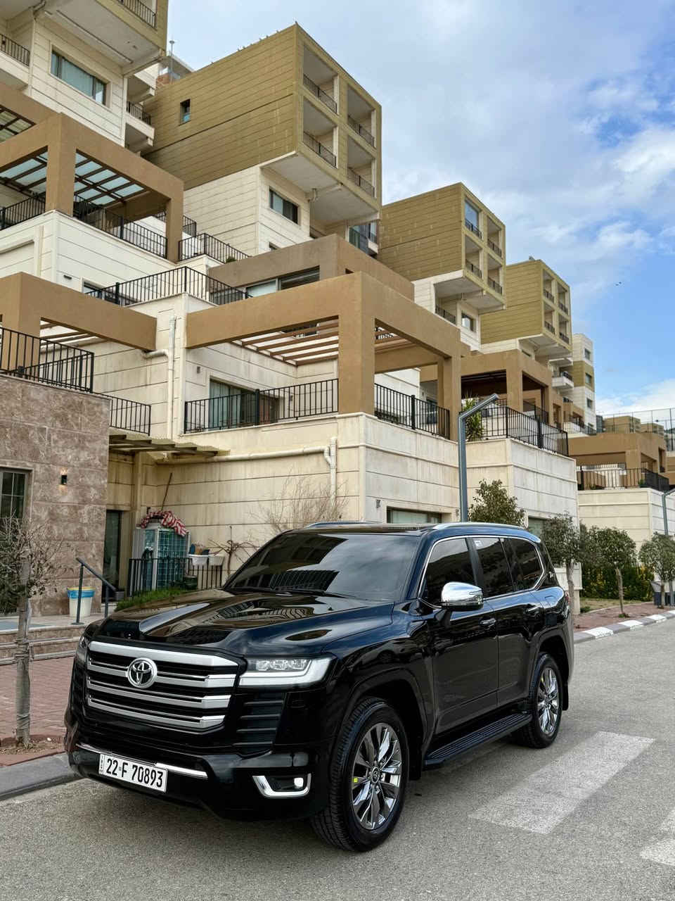 تويوتا •••• لاندكروز  (VX).   ✅✅  

موديل•VX/ 2022   ✅✅ SAS ( ساز ) تنفس طبيعي

_فول مواصفات ••• 3 شاشات ((تطبيق))
_6 :: سلندر  محرك  عادى 
_جديدة جدا بحالة الوكالة  🔴  دعامى لدعامى ب شرط 📦
ماشى(   52  )الف كيلو

‏سةنوي باسمي ‏راسان تحويل

_جنطة كهرباء 
_تبريد كشنات
_كراسي كهرباء 
_جلد بيجي 
_سلايت
_3 شاشات بلاديه
_تشغيل  عن بعد 
_السياره فول 1/1
_مكبرات JBL
_شاشةكبير 
_كيچ ديجتال 

_للاستفسار اكثر عن الاسعار والتفاصيل 

   ✅✅☑️☑️☑️☑️✅✅

سعر  $645..,

العنوان ::: سليمانيه

الاتصال على الأرقام 
***********  ☎️☎️ السليمانية, العراق
