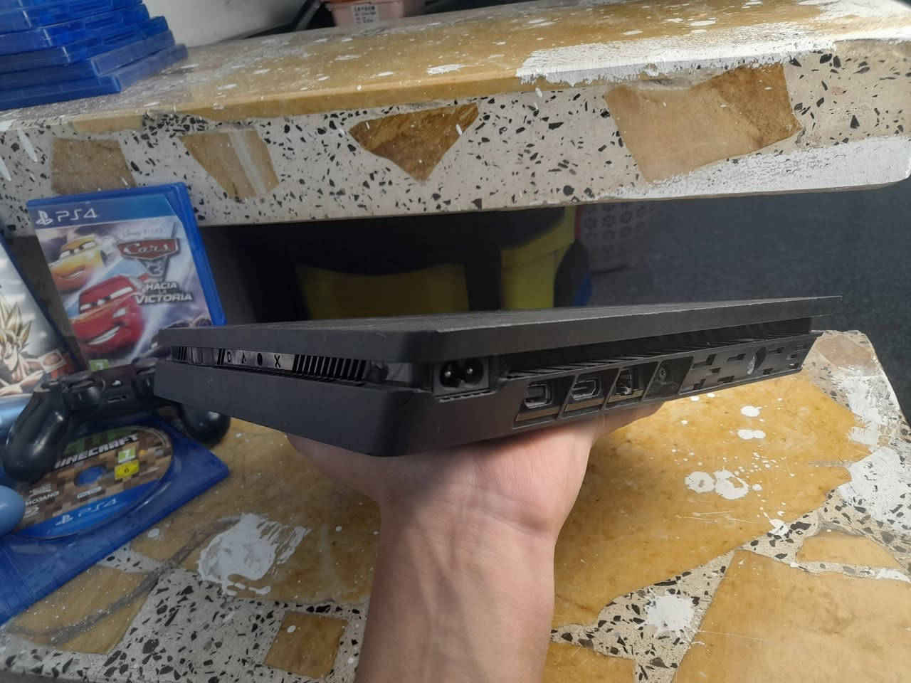 🎮✨ للبيع بلايستيشن 4 ✨🎮
بلي نظيف جدًا، شغّال 100% وما بيه أي مشاكل، استعمال مرتب ومحافظ عليه 👍
💰 السعر: 325 وبيه مجال بسيط
🎮 وياه يدتين
💿 4 أقرصة هدية 🎁
جهاز جاهز للعب مباشرة، ما يحتاج أي تصليح، شغله ممتاز وفرصة حلوة للي يريد بلي مرتب ونظيف 🔥
📩 للاستفسار تعال خاص للماسنجر
هاي مرتبة وفخمة أكثر 😎🔥


**إذا كنت صاحب هذا الإعلان وتريد حذفه لأي سبب، رجاءا أرسل رسالة إلى الدعم الفني**