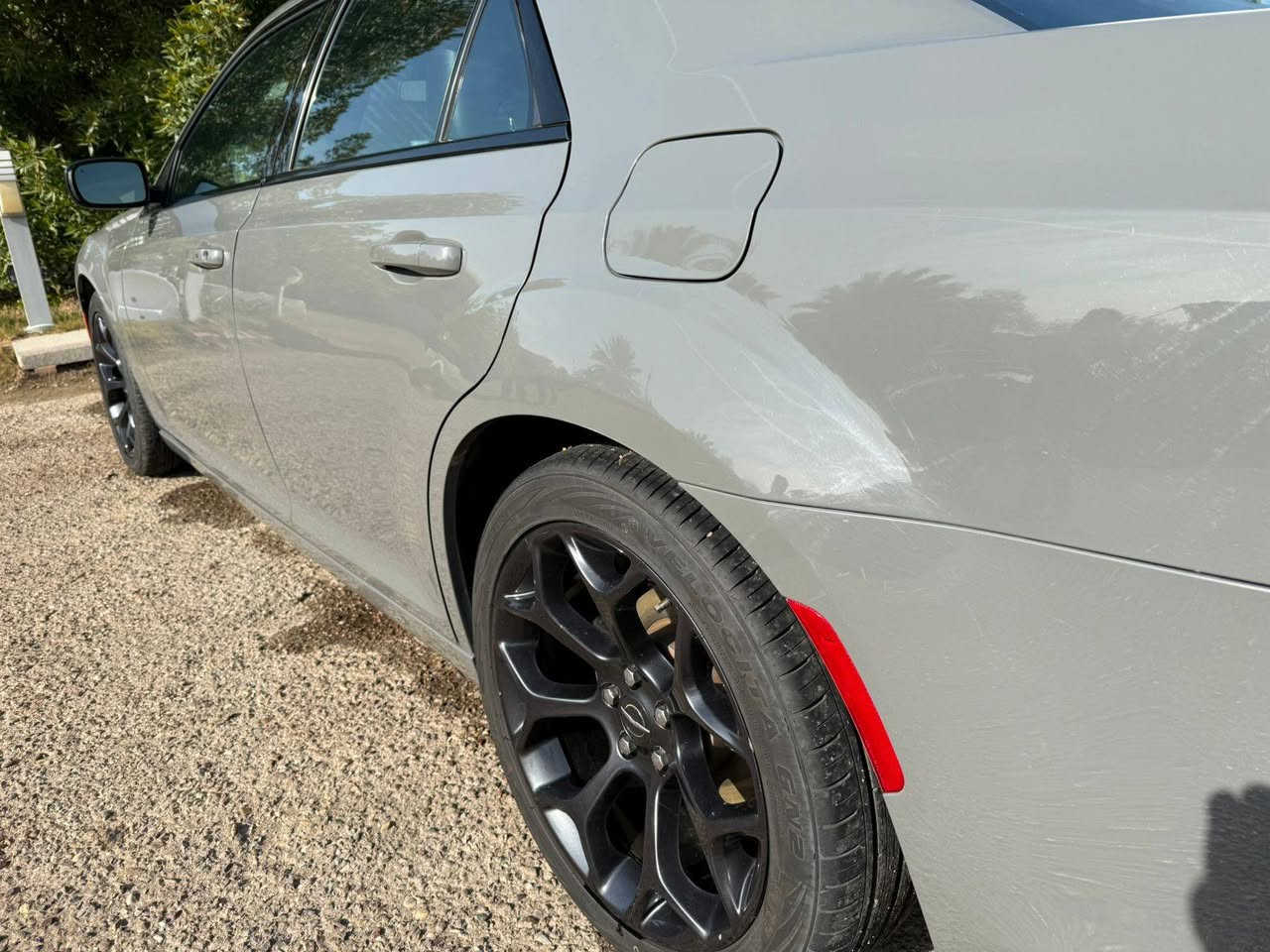 السلام عليكم  كرايسلر اوباما البيع موديل 2019 كلين بدون حادث وبدون صبغ سيارة جديدة  فئه Sرقم  ماشية 67 الف كيلو  رقم شمالي  والسعر 31000 دولار وبيها مجال والاستفسار اكثر اتصال برقم ***********
