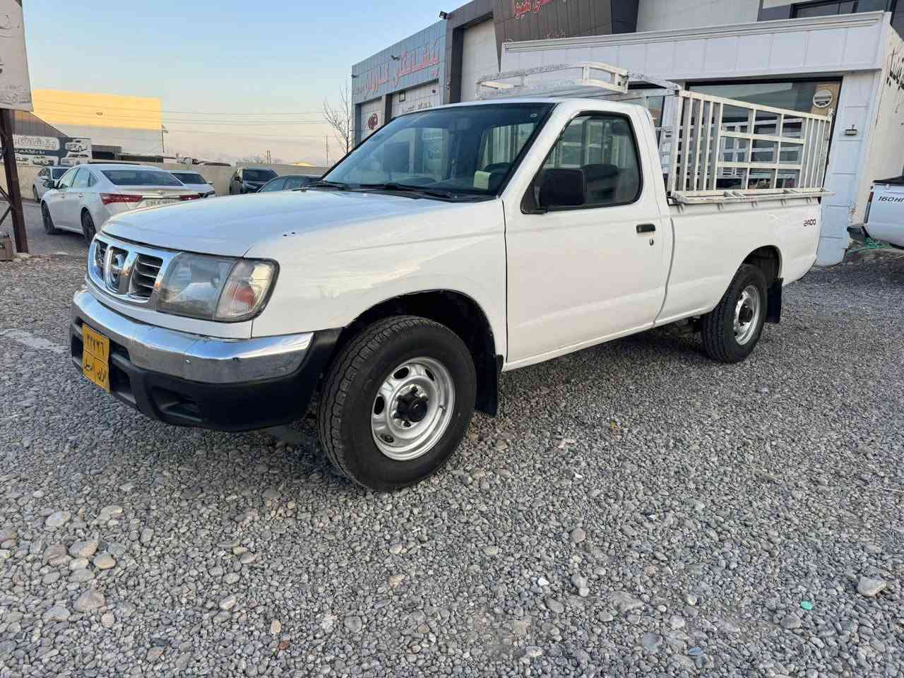 نيسان پيكاب موديل ٢٠٠١ تاك قمارة تةبريدة و پاوةر نية
سةنةوى بةسةرچووة هيچ مةسرةفى نية 
تايةكانى تازةن ناو بودى و چةمچةى تازةية 
سةيارةكة ١ پارچةو ٢ پةلة بوياغى هةية بئ ناوگرتن سونةرى دانراوة
گير و توندوتولى مةكينةى بةشةرتة

نرخى ٧٤$ و كةميك مةجال 
شوين چوارقورنة 
***********      ***********
***********      *********** رانية, السليمانية
