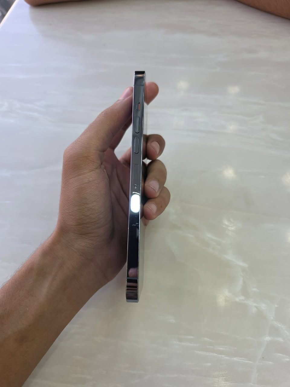 ١٣ برو ماكس
ذاكره ٢٥٦ وتر لون بحري المميز بطاريه ٨٦ 

 شاصي نضيف مثل ما موضح 

ب ٧٥٠ مكاني بغداد سبع البور 

***********
بي وتساب
