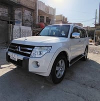 باجيرو ياباني ٢٠٠٨ خليجي سياره لوك على وضع الشركة لون لؤلؤي ابيض المرغ...