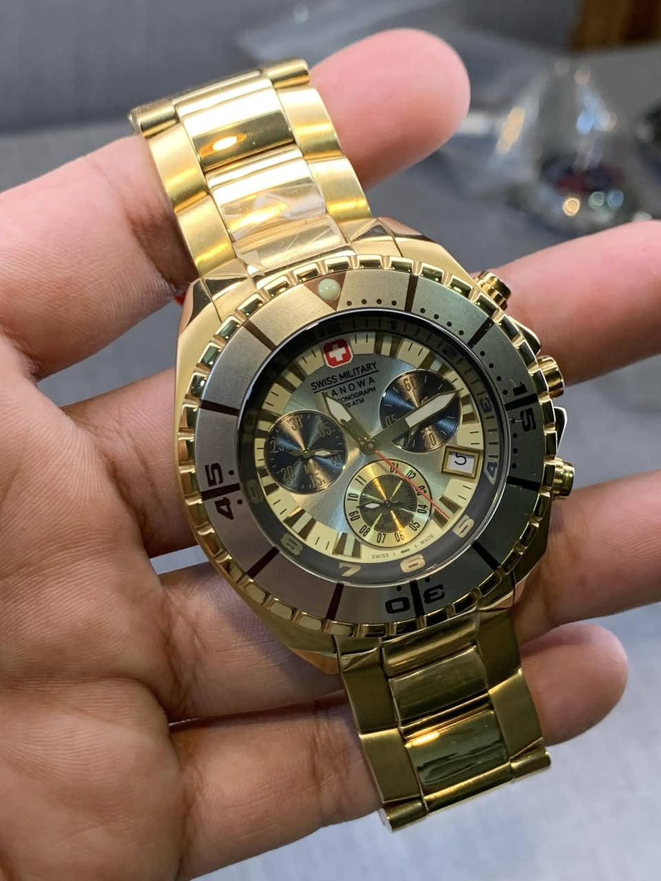 سلام عليكم سويس ملتري🇨🇭اصلي وليس مقلد 
سعر الساعه 190$ وغير متوفر بلسوق


**إذا كنت صاحب هذا الإعلان وتريد حذفه لأي سبب، رجاءا أرسل رسالة إلى الدعم الفني**