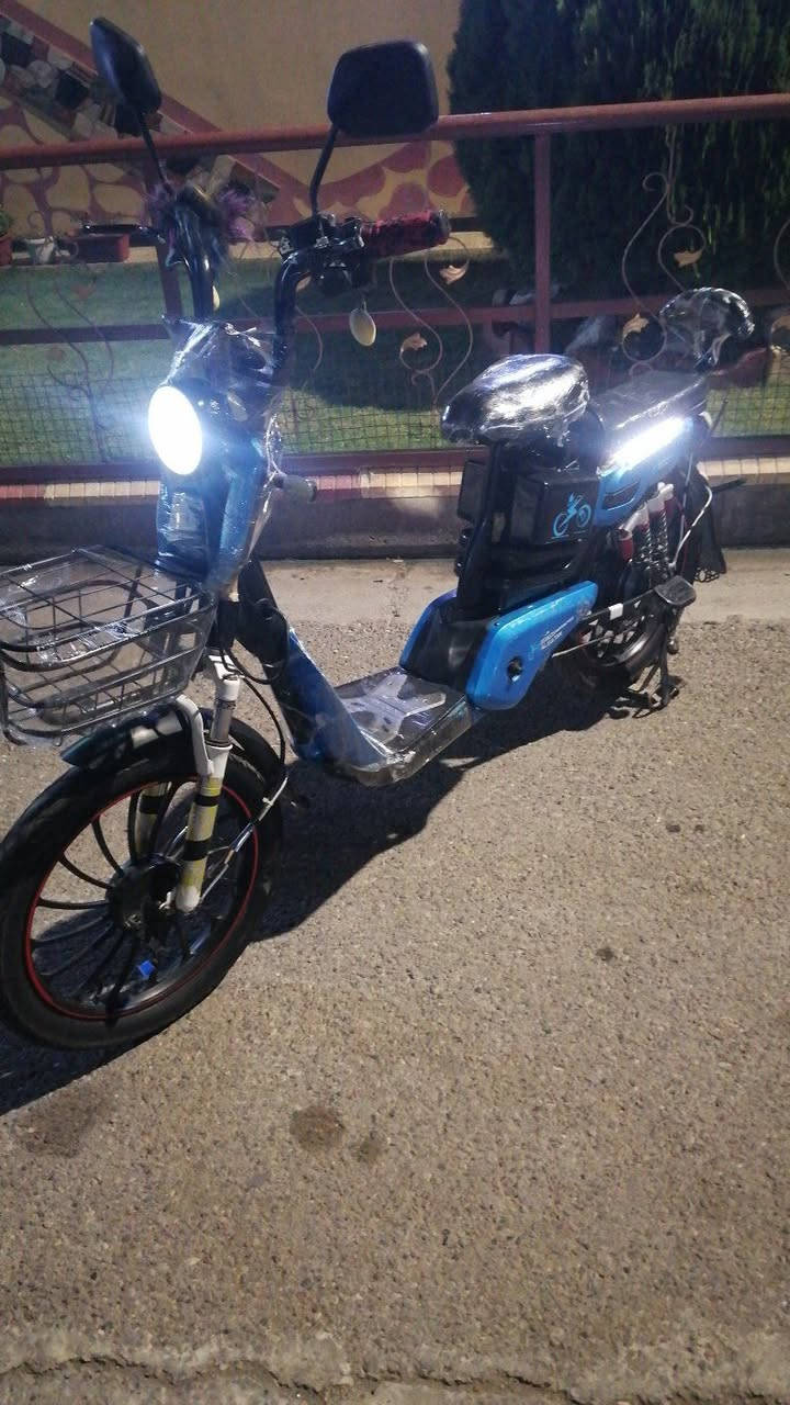 ماطور شحن اربع بطاريات شرط كلو شغال اشاير لايت هورن دبل اشاره اربع نمر سرعه 99 سويج+بصمه سعر 200 شراي تعال واتساب***********
