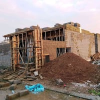 قالب خشب • ٢٠٠متر • خشب نضيف