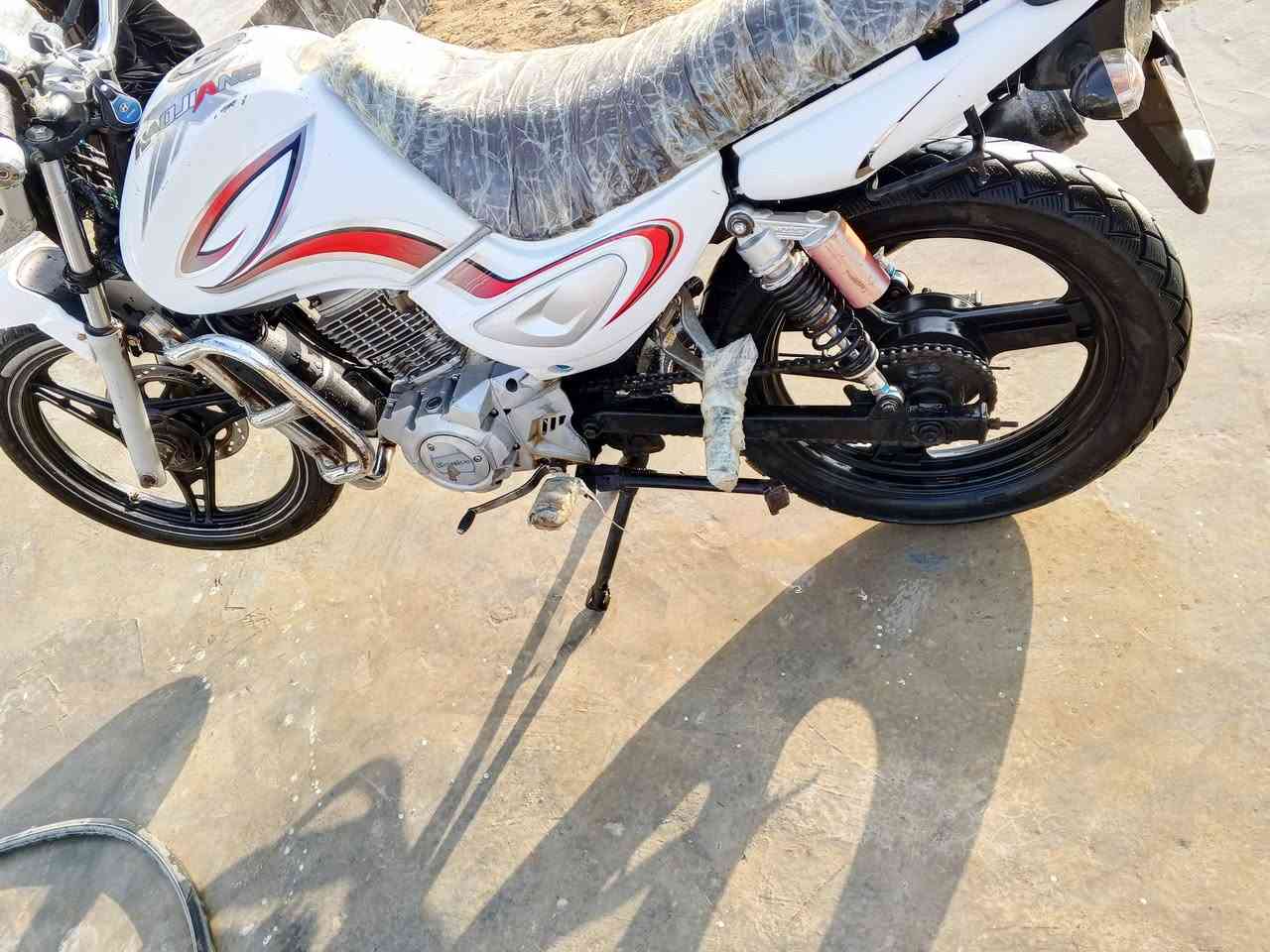 ماطور سنكي البيع موديل 17 محرك 150 لا تنقيص ولا تبخير مكفول كهربائية كله شغالت ماطور بلادي سعره 650 وبيه مجال ***********
