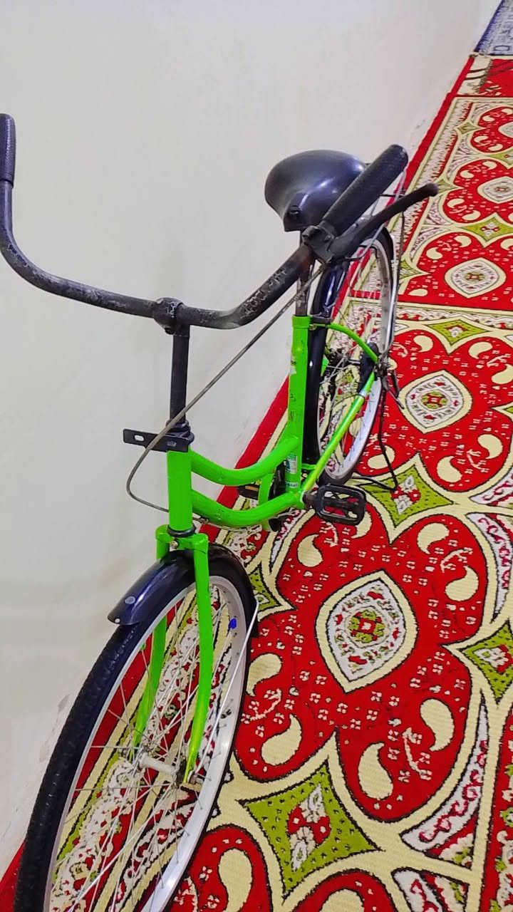 السلام بايسكل بناتي للبيع حجم 26 بايسكل نظيف 
كامل اوياله نضيفه صينيه ابريك شغال سرج طبي 
بايسكل جاهز ما بي اي نقص سعره 60 وبي مجال 
مكاني بغداد مدينة الصدر الاستفسار علة الماسنجر او على الرقم ***********
