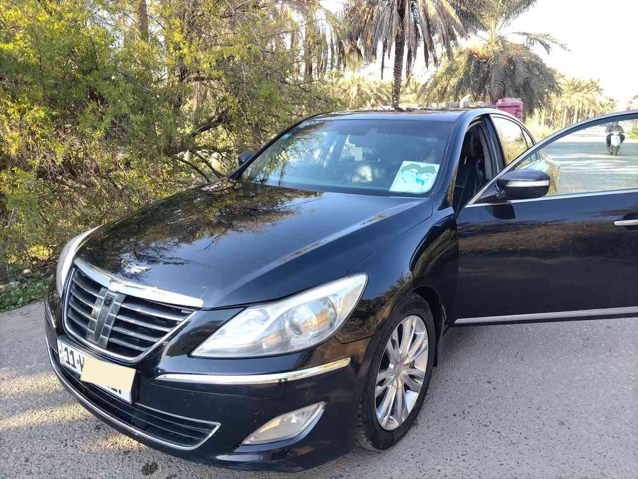 سلام عليكم 
جنسز موديل 2014 رقم بغداد بأسمي ماشيه ١٧٥ ألف سياره بيها بارد بين باب السايق وجاملغ الامامي وبنيد مفتوح فقط كير محرك كفاله تخم تأير سياره كلها شغاله ما بيها أي خلل فول مواصفات فتحه كشنات تدفئه تبريد تحكم امامي خلفي تبريد 3 قطع نظام ترحيب منظومه زنون بيع فقط 
مكانه ميسان المركز رقم ***********
