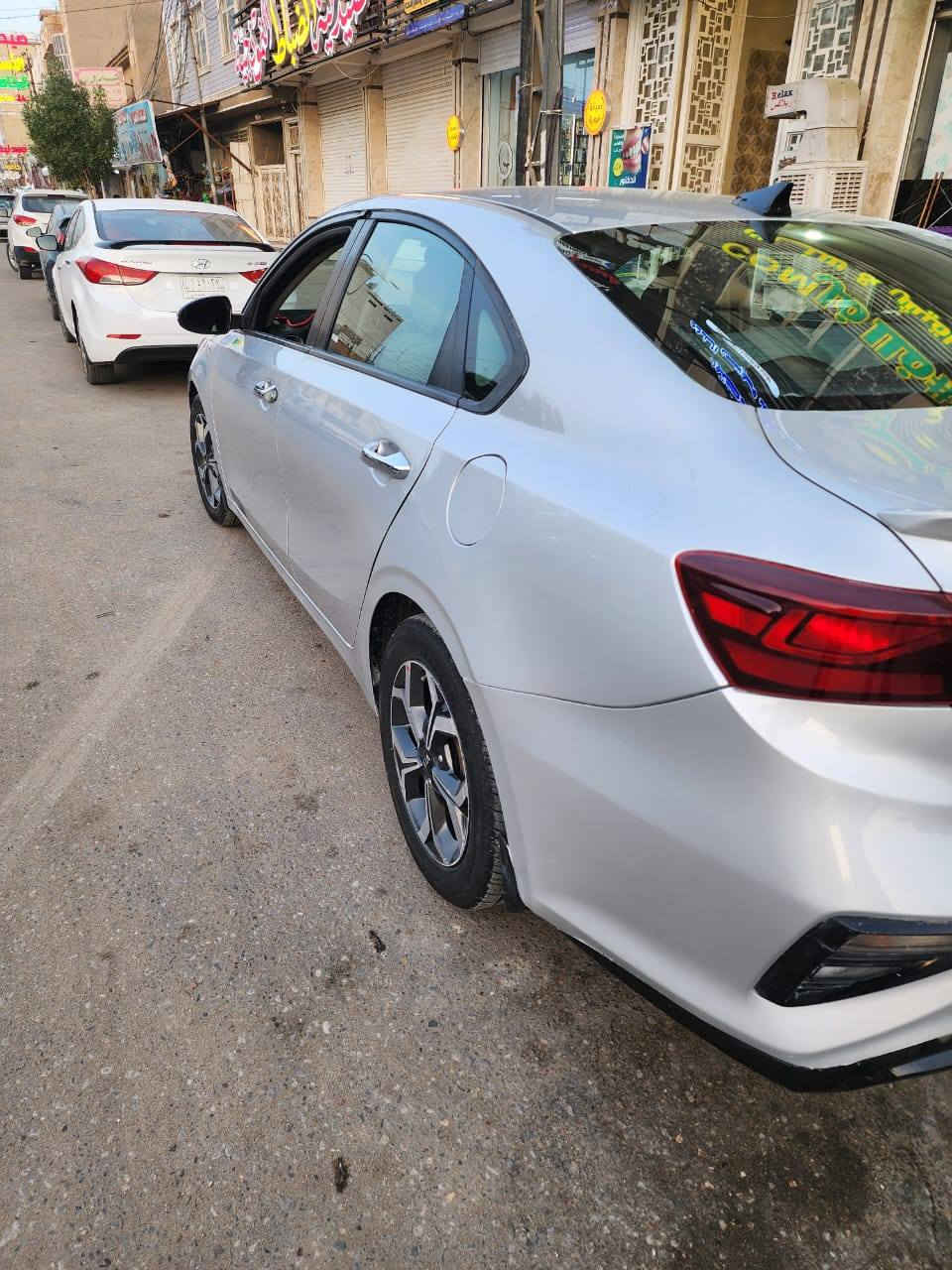 السلام عليكم للبيع كيا فورتي ٢٠١٩ وارد امريكي محرك ٢٠٠٠ دوش  حادث جاملغ وبنيد وباب سياره حلوه وجاهزه السعر ١١٦ وبيها مجال للشراي( مكلف بالنشر )للإستفسار *********** مكان السياره كربلاء
