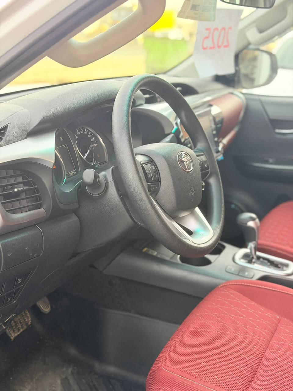 السلام عليكم
للبيع او المراوس حسب القناعة

تويوتا هايلوكس 2025

فول مواصفات 

6 سلندر 

ساز اصلي 

شاحن 🔌 

مري شفط 

ماشية 28 

السعر 395 

للاستفسار ***********
