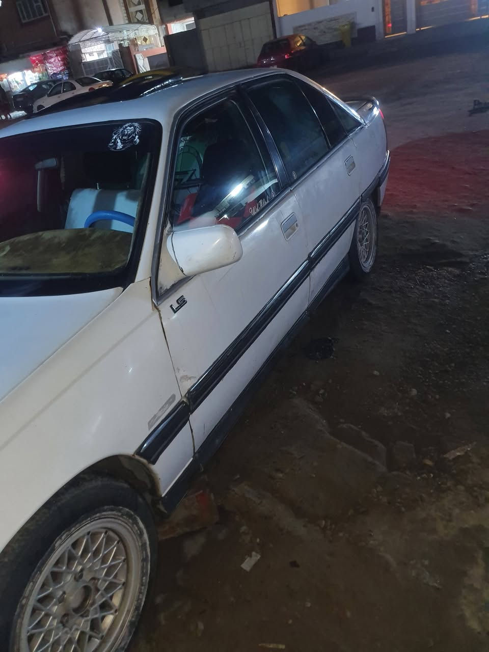 سلام عليكم اوبل اوميكه موديل ٩١ سياره حلوه كلش شبابيه كير عادي شرط سنويه ساقطه وغرامه عليها ٧٥٠ ع مشتري شرط تحويل فقط او وكاله فقط سياره حلوه تجي تفحصها فقط اكسل شويه تعبان سعر ١٨ ورقه استفسار ***********
