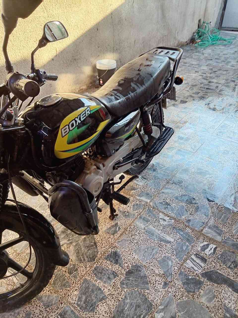 سلام عليكم دراجه بوكسر مرقمه للبيع مديل 21 محسوبه ع 22 مكينه ما مفتوحه مكاني بغداد بمدينة الصدر *********** بي واتساب
