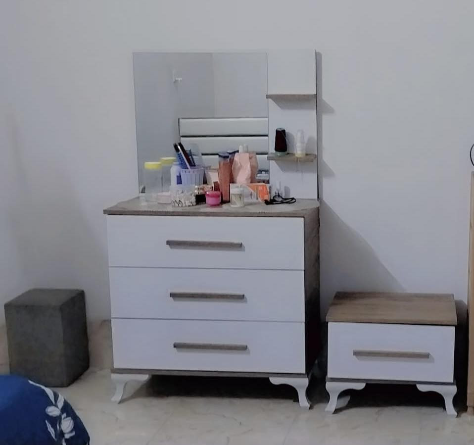 السلام عليكم غرفة شبابي جرابي منفصل عدد ٢ وكنتور وميز مراية وميز جرباية ٢


**إذا كنت صاحب هذا الإعلان وتريد حذفه لأي سبب، رجاءا أرسل رسالة إلى الدعم الفني**