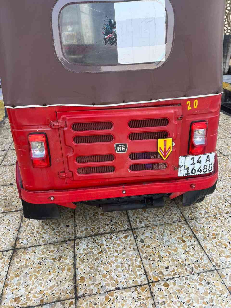 سلام وعليكم تكتك 18 شهر 11 رقم انكليزي تكتك مرتبها ما ناقصها شي بس الخياسات ماخدها قبل 3 اشهر وطابگها بالبيت ما عندي مجال اطلع بيها  رايدها 4500 وبيها مجال قليل كلش ملاحظه السنويه منتهيه يعني تاخدها اجدد سنويه وي التحويل *********** البصره الجبيله
