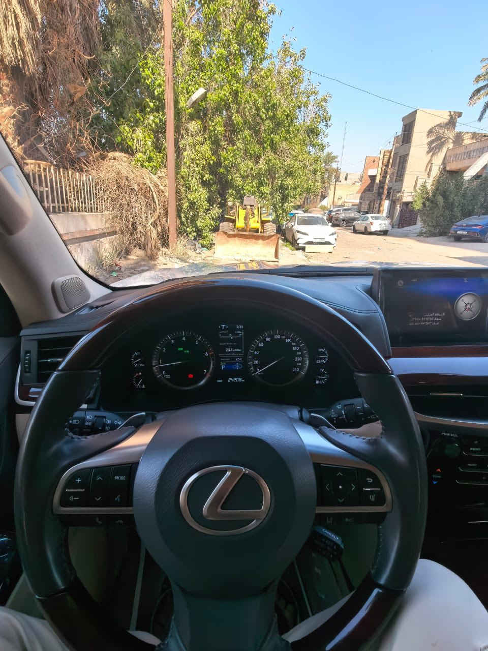 سلام عليكم
للبيع لكَزس 2020 بلاك ادشن
 سياره جديده على وضع الوكاله
ماشيه ٢٤ الف 
للاستفسار    ***********
