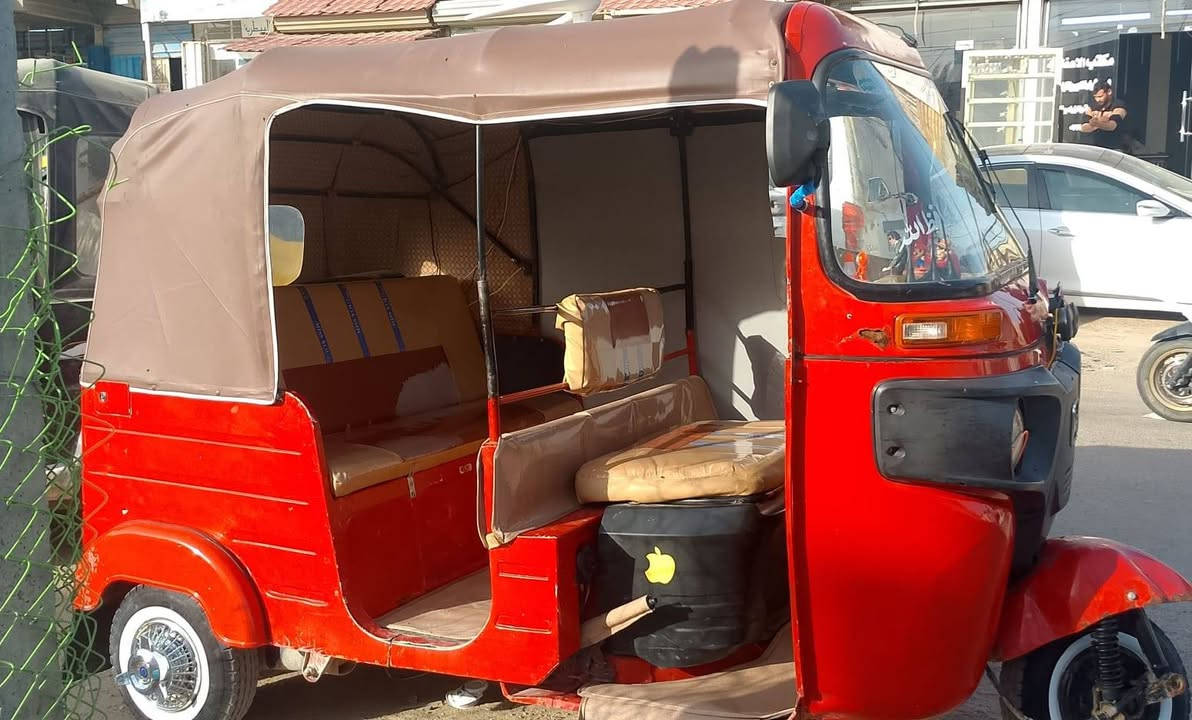 السلام عليكم تكتك للبيع موديل2018 شهر ال12يعني 19مكانه بغداد جزيرة السياحيه خير من الله كبل لشارع تكتك تشتغل دفعه باتريه ضعيف كلش يعني نقص باتري سعر5وبيه مجال قليل رقم هاتف***********
