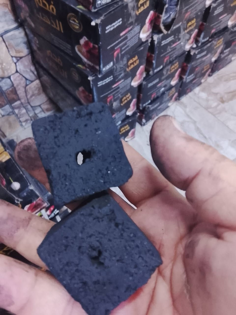 يوجد لدينا فحم درجه اولى لدى مكتب ابو يوسف سامراء شارع البسود ً/***********
