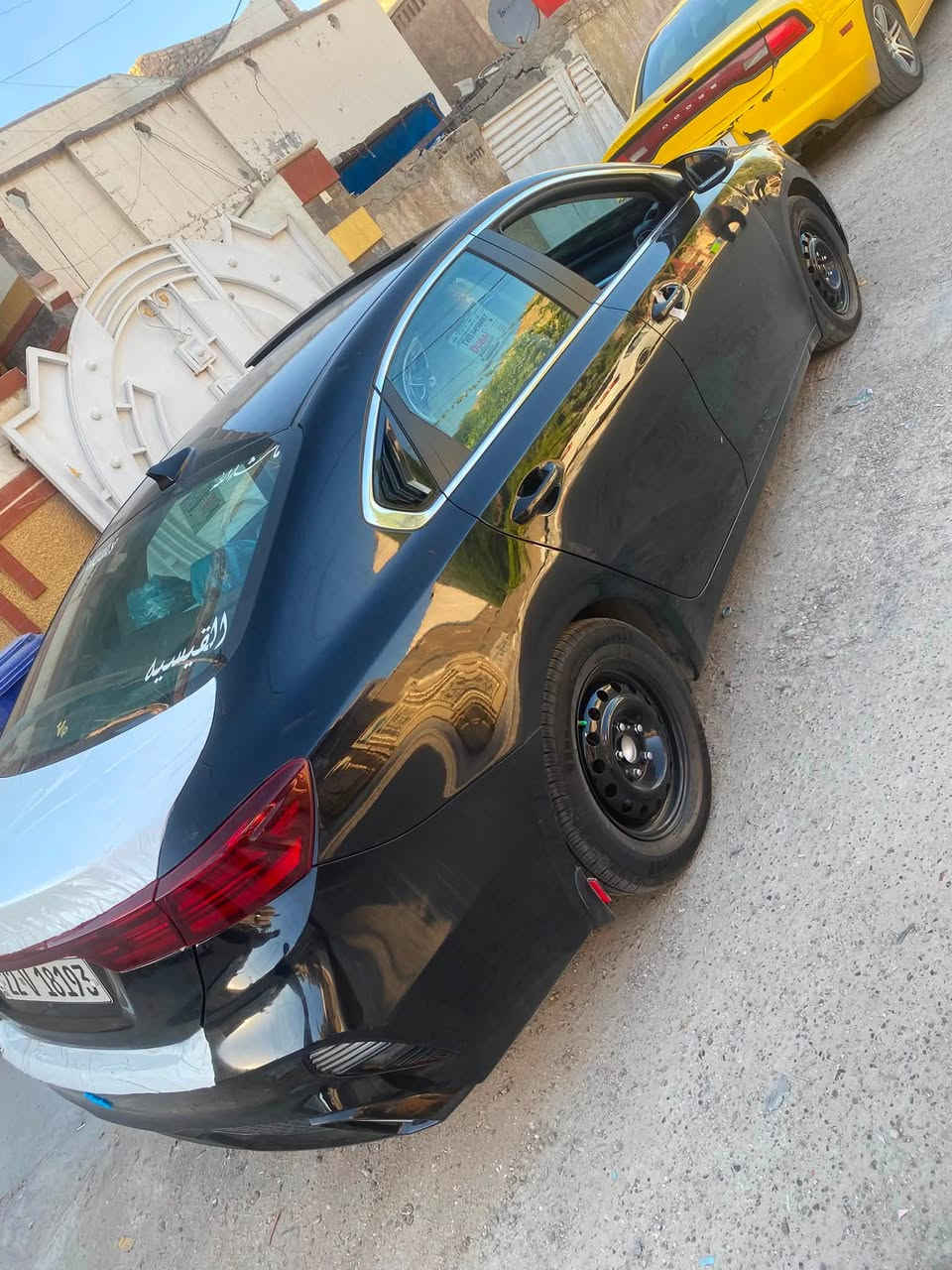 السلام عليكم شباب فورتي موديل ٢٠٢٣لون اسود محرك ٢٠٠٠دوش سياره نص فول فتحه سقف تدفئه كشانه وستيرن وشاشه أمريكي كطعتين تبريد حادث صندوق وباب خلفي كير سفتي كير محرك صدر تخم تاير كله جديد مكاني بغداد الدوره السعر ١٣٥وبيها مجال ***********رقمها أربيل جديد
