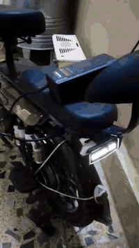 ماطور شحن • بطاريات ٥ جدد • موصل رمجه شرقيه