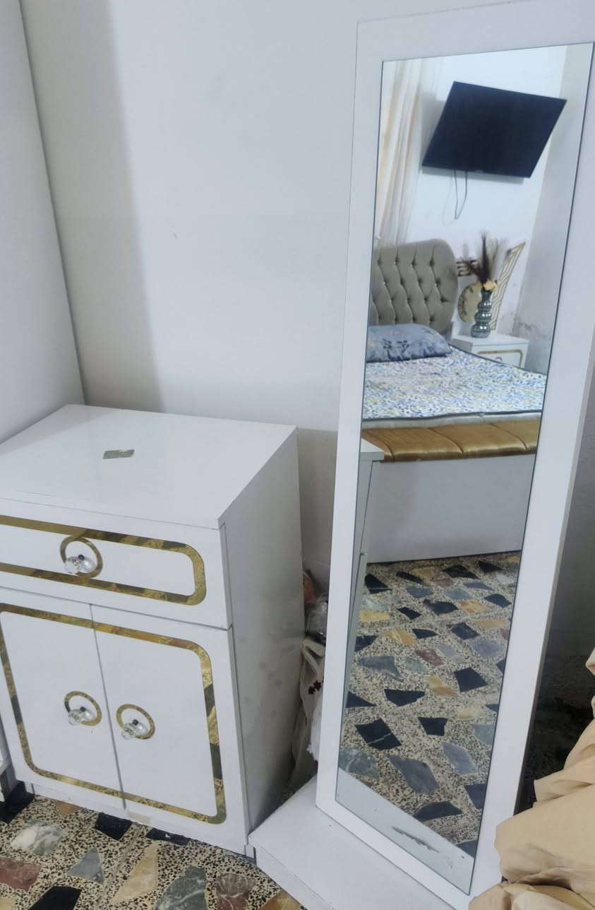 غرفه تركيا 9 قطع جديده بدون اي ضرر السعر ٦٥٠ بغداد البلديات ***********
