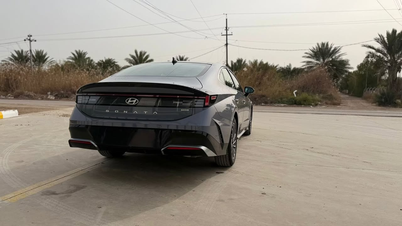 سوناتا 2024 كلين
فول الفول 

رقم بغداد بأسمي حره 

مكينه 2000 هايبرد 

رادار 360 

كامره 360 

حساس امامي خلفي 

داتا شو 

شاشه متصل 

تدفئه تبريد كشنات 

خزن ميموري 

كشنات امامي فول كهرباء 

شحن واير ليس 

بردات خلفيه 

كشنات جلد داخل جملي 

بنراما 

نظام صوتي Bose

صندوق كهرباء 

اناره LED  مخفيه

اناره فول LED امامي خلفي 

تقديم وارجاع من خلال البصمه 

تشغيل عن بعد 

تحديد مسار وتثبيت سرعه 

ثلاث انضمة قياده 

شفتات في الستيرن 

***********

