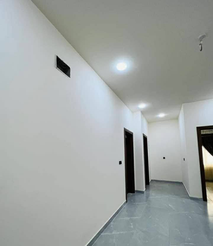 جزء من عملي  جوتن داخلي وخارجي وعمل كافه الاصباغ 

طلس معجون وستن/ورق جدران/ سحبات فوم داخليه 

معالجه الرطوبه/ ديكور بديل الرخام والخشب والشيبورد 

ترميم وتصليح البيوت القديمه/شبابيك تنظيف وصبغ حراري 

شغل درجه اولى/ ***********
