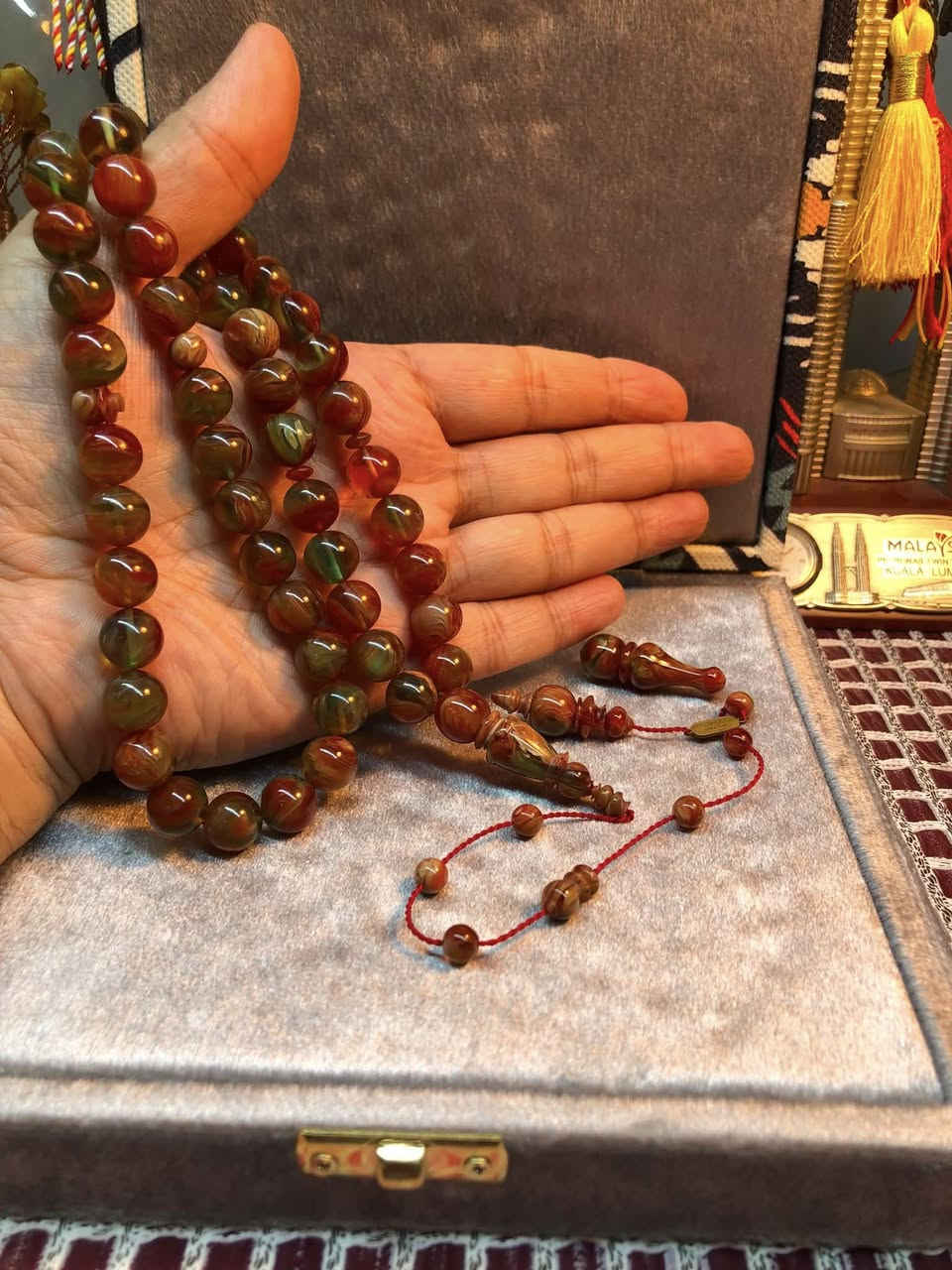 السلام عليكم 
للمتميزين او الحاب يقدم هديه مميزه 
مسباح سندلوس خام مساطب مواد الماني ذمه جراخه vip المبدع حسين زايد تمليكه ملكيه مع شاهد اضافي قطعه جمال ودلال 
الوزن ٥٥ غم القياس ١٢ العدد ٥١ خرزه 
السعر ٦٥ الف يتوفر خدمة توصيل كافة المحافظات


**إذا كنت صاحب هذا الإعلان وتريد حذفه لأي سبب، رجاءا أرسل رسالة إلى الدعم الفني**