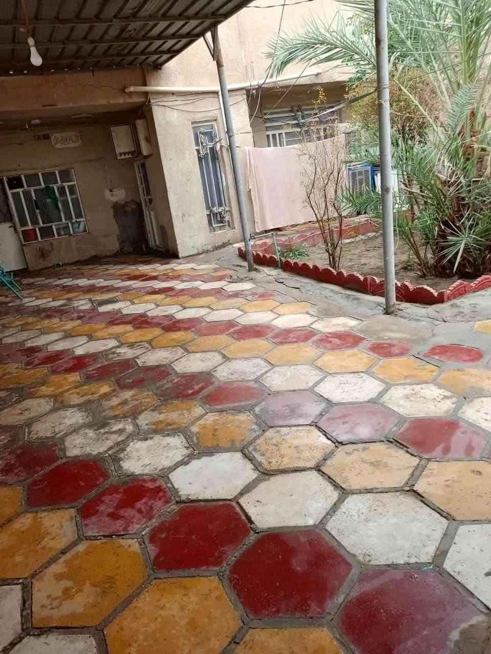 السلام عليكم يوجد بيت في حي الغدير قرب حديقه الياسمين تطلوعه  البيت مساحته  221 واقع حال 250 باقي للمصرف 80 يتكون البيت من كراج حديقه حمامات داخليه خارجيه استقبال مطبخ صاله غرفتين جوه بالطابق الثاني غرفه وصاله
باقي تفاصيل *********** اني صاحب العقار

 #عقارات_كربلاء @إشارة
السلام عليكم يوجد بيت في حي الغدير قرب حديقه الياسمين تطلوعه  البيت مساحته  221 واقع حال 250 باقي للمصرف78 يتكون البيت من كراج حديقه حمامات داخليه خارجيه استقبال مطبخ صاله غرفتين جوه بالطابق الثاني غرفه وصاله
