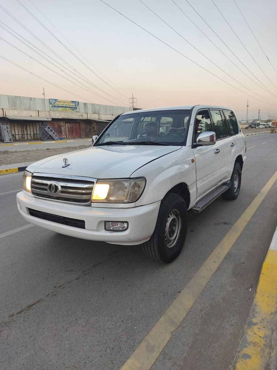 السلام عليكم مزاد وزارة الداخلية 
مونيكا 2004كويتي 
 مزاد وزارة الداخلية 
كير اوتوماتيك 
محرك بلاد عدله 
تبريد ثلج 
مصبوغه عام
بجم محدث 2007
صدر كامل جديد 
 دوشمه كشنات +قمارة+ ارضيه جديده
جام كهرباء اربع بيبان
معاملتها واصله الرقم ع المشتري
السعر :83$ وبيها مجال حك الجيه
عنوان بغداد 
للاستفسار ***********
