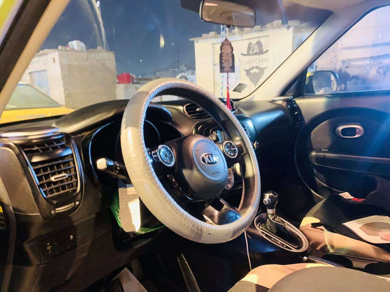 سلام عليكم. كيا صول 2015 للبيع رقمها كربلاء بأسمي بيها بنيد مصبوغ وجاملغ امامي صفحه سايق فقط
سعرها 110 وشراي يدلل هذا رقمي ***********
