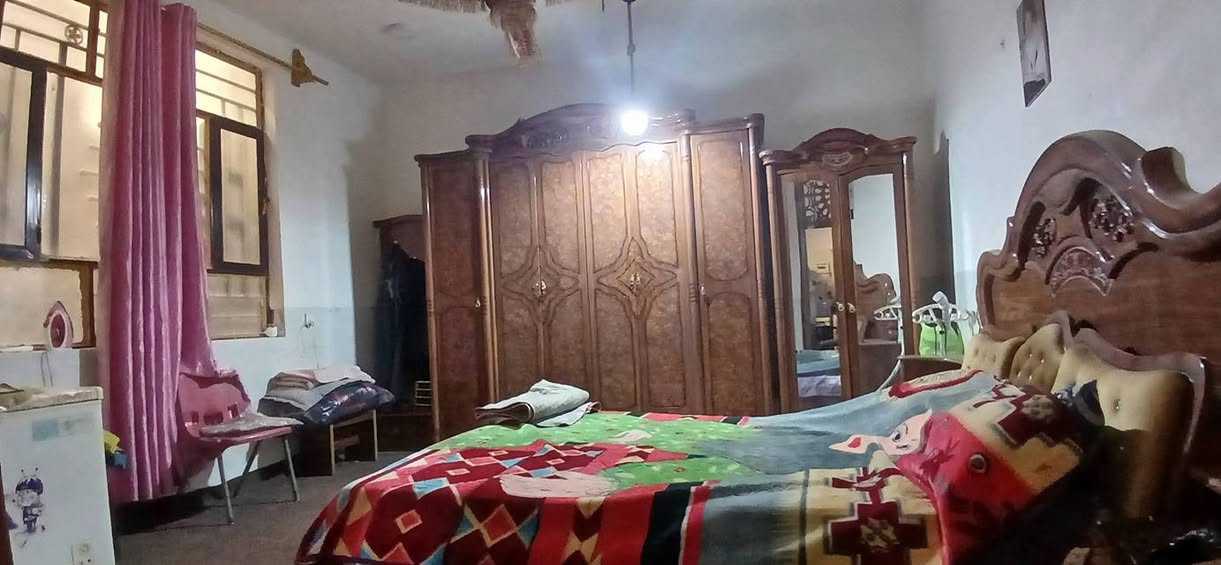 اللهم  صل  علـّۓ   محمد  وال  محمد  
السَلٱمٌ عـَلـْيگمّ-ۈرحـْمّـٌة ٱللـّہ ﯙبُرگـّاتہ
يعلن    مكتب   الشريفي للعقار 
عن  وجود   بيت      للبيع   المساحه   100 متر   البيت   ركن     بناء  حديث   
الموقع   حي  المرتضى   قريب   ع  شار ع   العام    البيت   مربع   يتكون   م̷ـــِْن   غرفه  وصاله   ومطبخ   واستقبال   
السعر    53   وقابل   للتفاوض   
اي   استفسار   
***********
***********
***********
