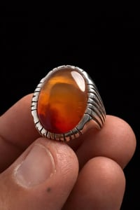 من روائع العقيق الزجاجي  عقيق يماني لون اصفر طبيعي   بصياغة بحريني ثقي...